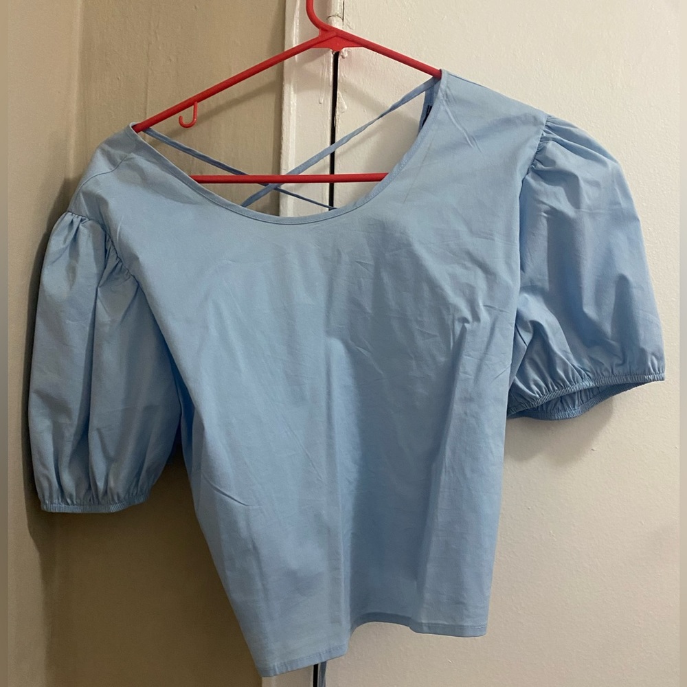 NWT puff sleeve top with tie back (PacSun)